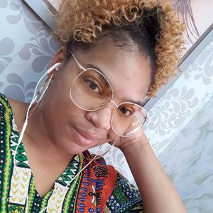 Meet your Posher, Latoya